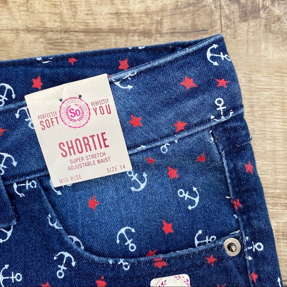 NWT Mid Rise Shortie - Picture 3 of 5